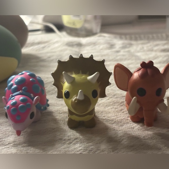 Colorful Animal Surprise Eggs Toy Set - Picture 6 of 7
